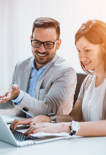 expert performing keyword research at the best company for SEO